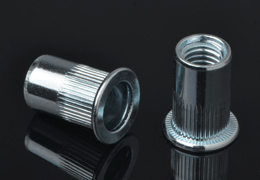 Testa piatta in acciaio Knurled Body Rivet Dado Open Tipo